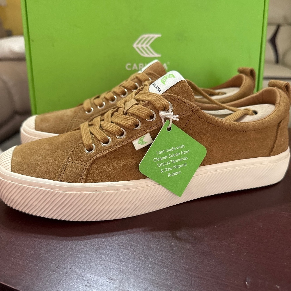Cariuma OCA Low Suede Sneakers Unisex Camel Brown - Picture 2 of 8
